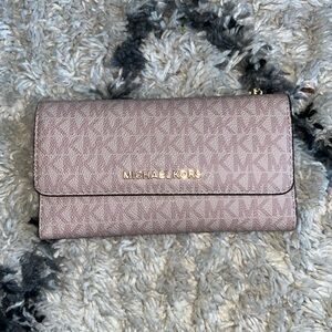 Michael Kors Wallet!! Pink!!